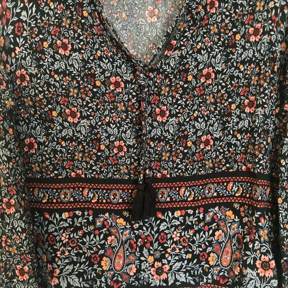 2/$25 Cute American Eagle Boho Top - Picture 3 of 8